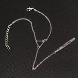 bijou pour main pendentif triangle argenté