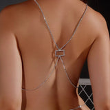 collier de dos strass forme gemoetrique