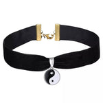   choker noir yin et yang